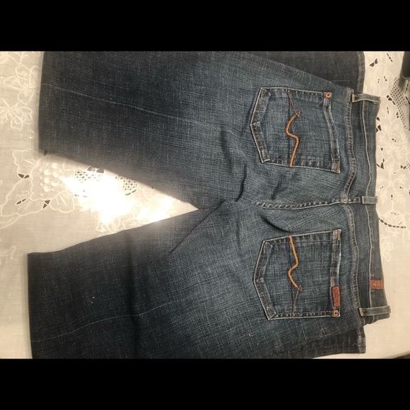 NWOT Women’s Flare Jeans - Picture 5 of 6